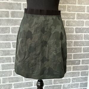 Designer Ted Baker London • NWT • Women’s size 2 mini camo skirt